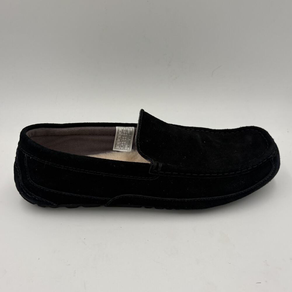 UGG Ascot Men's Size 11 Black Suede Slippers Moccasin Shearling Lined Loafers